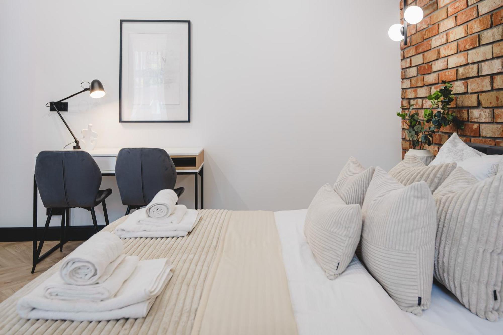 Apartament Przy Szosie Chelminskiej Torun Luaran gambar